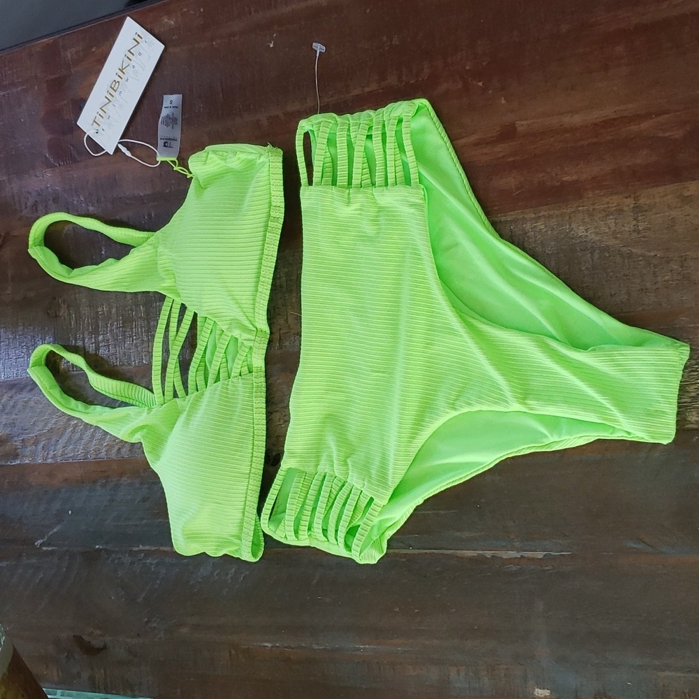 Tinibikini set
